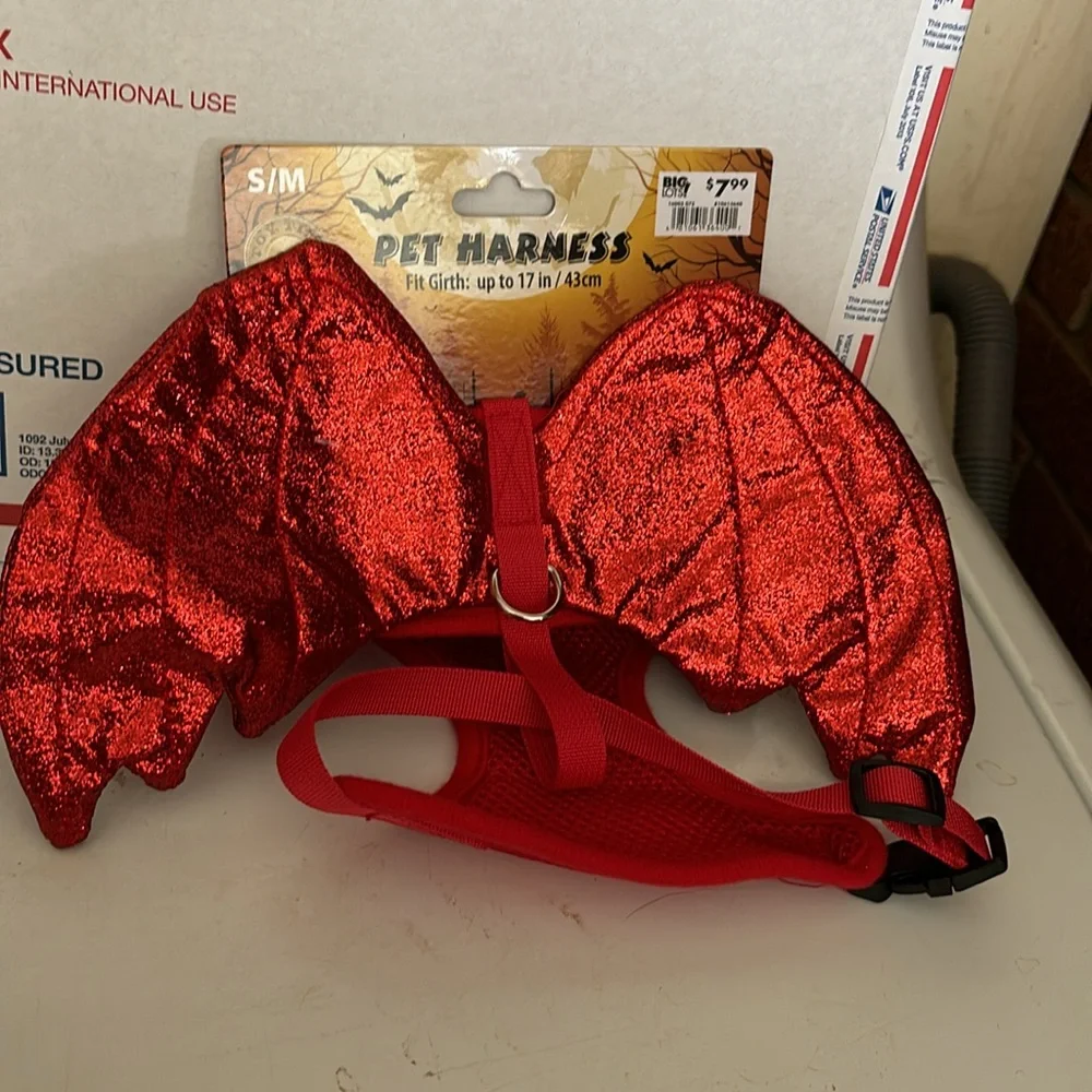 NWT Toy Time Dog Pet Harness Fit Girth up to 17” S/M Red Glitter Bat Wings Clips